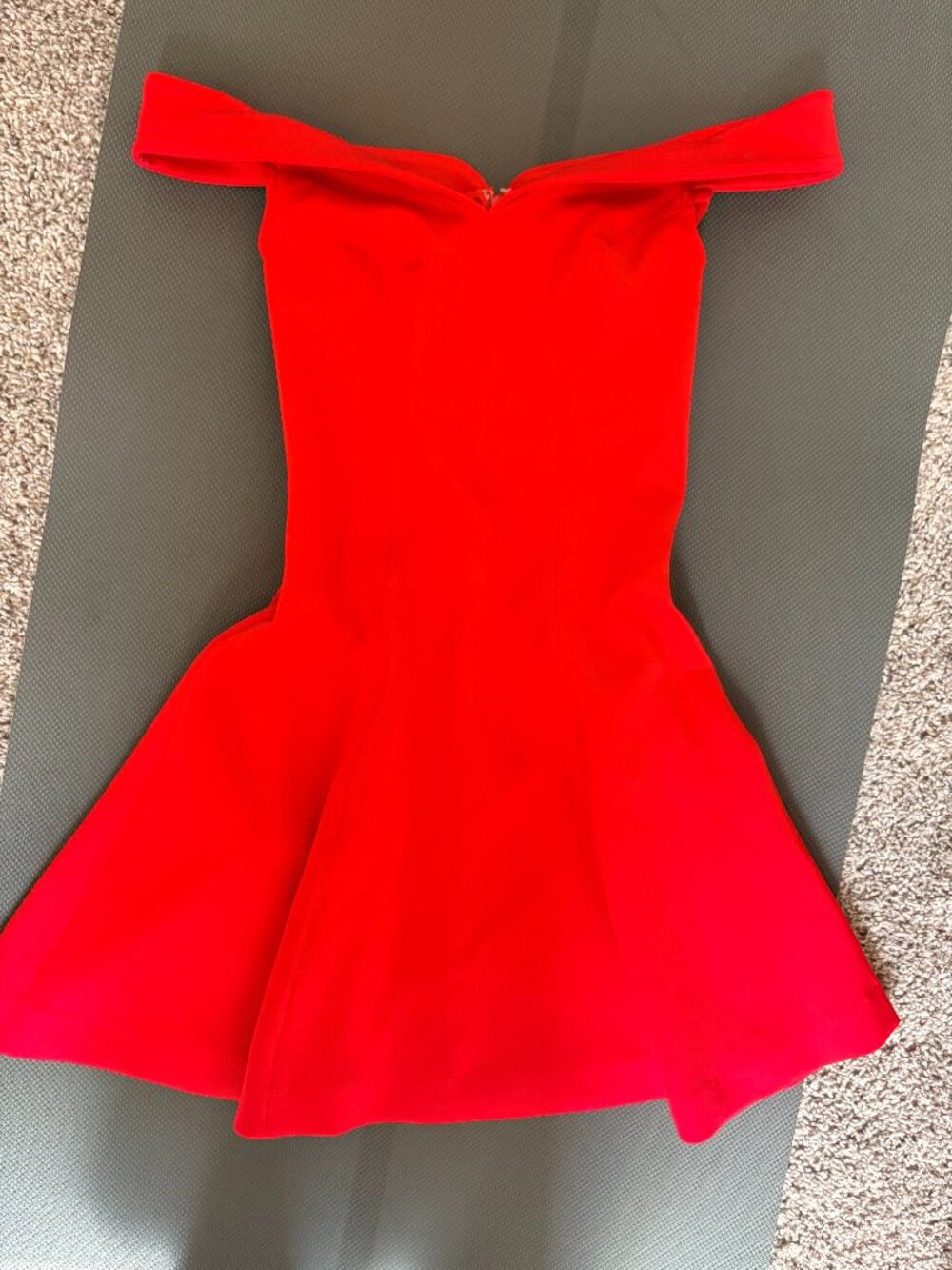 Guess Off-Shoulder, A-Line, Red rdress, Size S (Dress size 4)